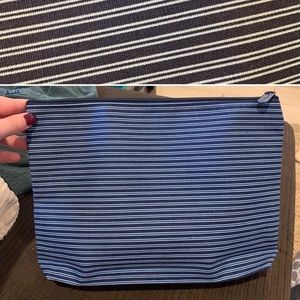 Thirty-One Zipper Pouch